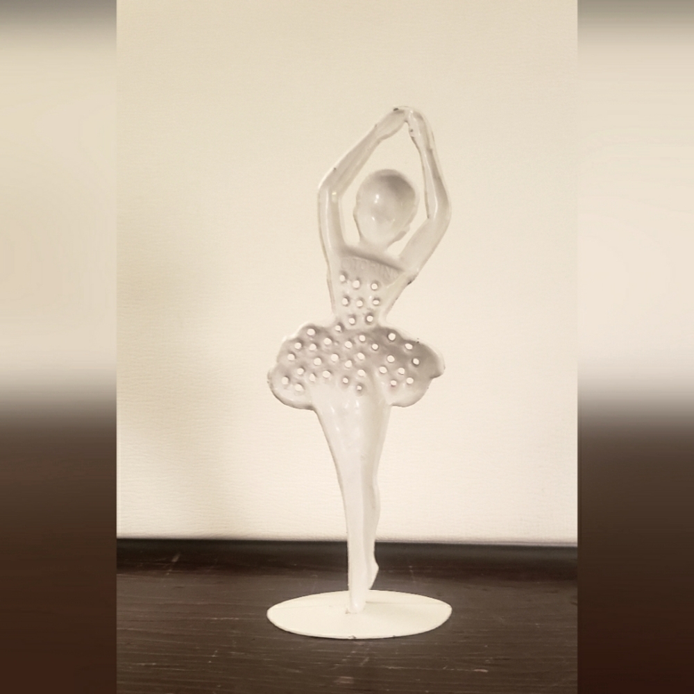 Vintage Torino Ballerina Dancer Earring Tree / Painted Metal - Picture 2 of 2